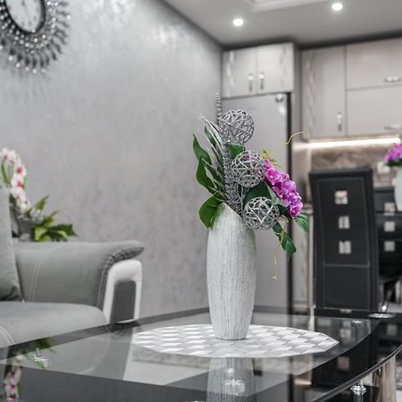 City Apartments - A Brand New Luxury & Comfy. أسينوفغراد المظهر الخارجي الصورة