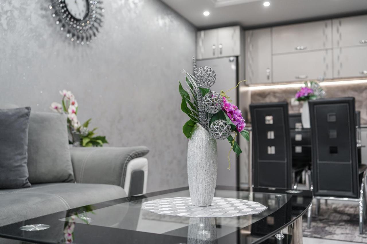 City Apartments - A Brand New Luxury & Comfy. أسينوفغراد المظهر الخارجي الصورة
