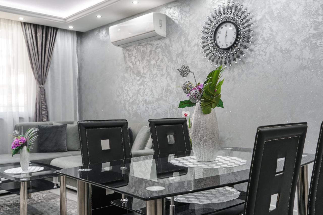 City Apartments - A Brand New Luxury & Comfy. أسينوفغراد المظهر الخارجي الصورة