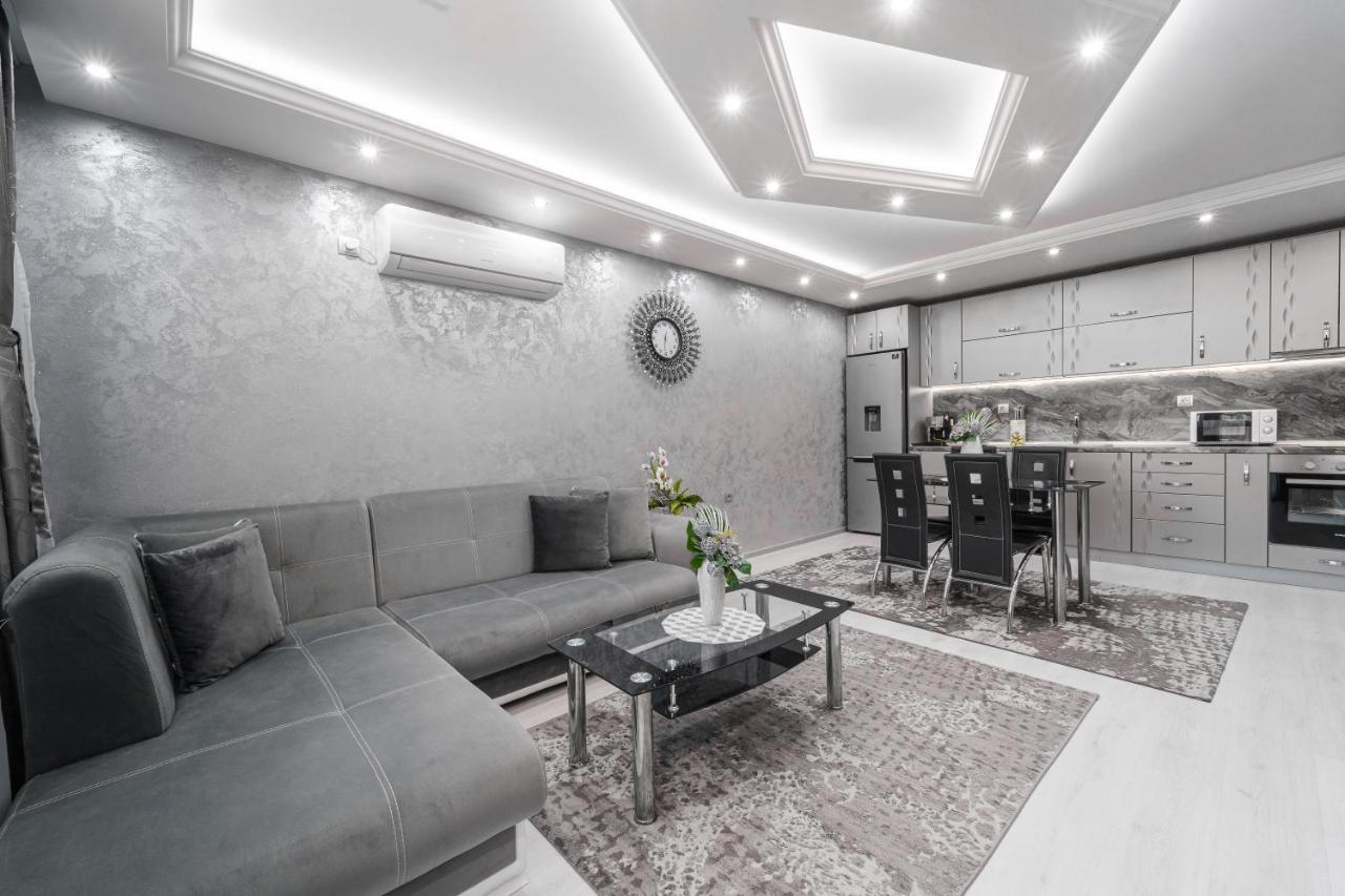 City Apartments - A Brand New Luxury & Comfy. أسينوفغراد المظهر الخارجي الصورة