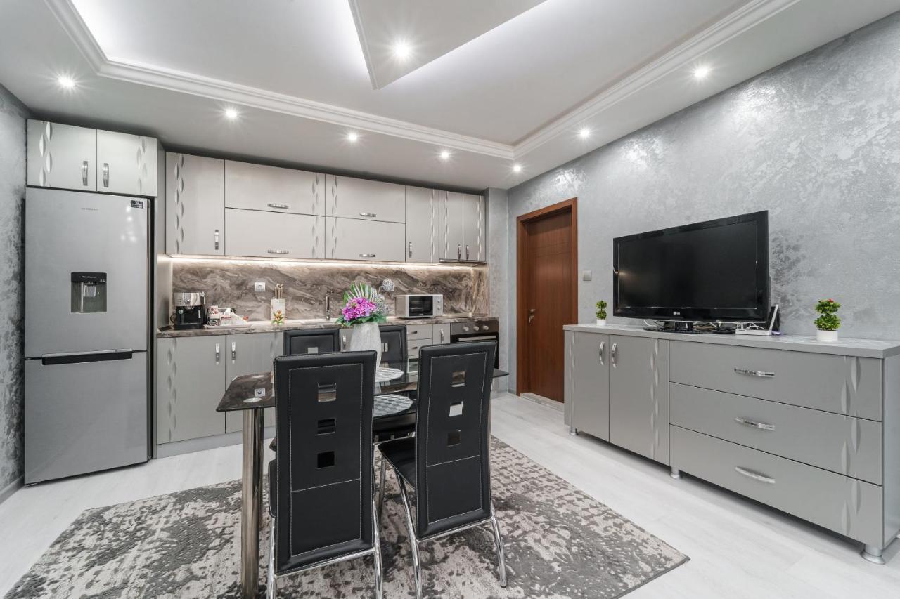 City Apartments - A Brand New Luxury & Comfy. أسينوفغراد المظهر الخارجي الصورة