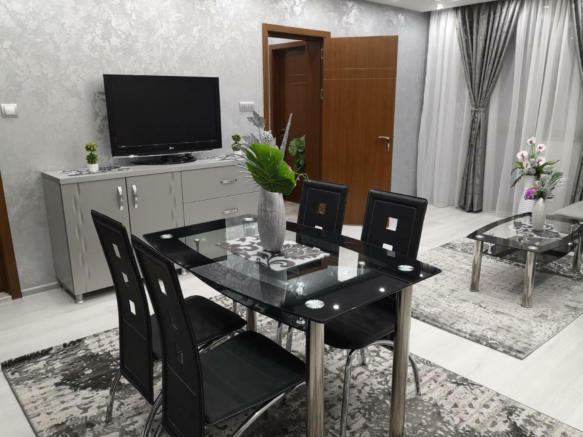City Apartments - A Brand New Luxury & Comfy. أسينوفغراد المظهر الخارجي الصورة